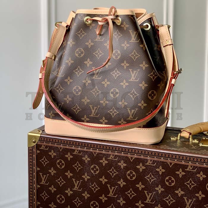 L0vis Vvtt0n LV Women Petit Noé Bucket Bag Monogram Coated Canvas Cowhide Leather Master Quality
