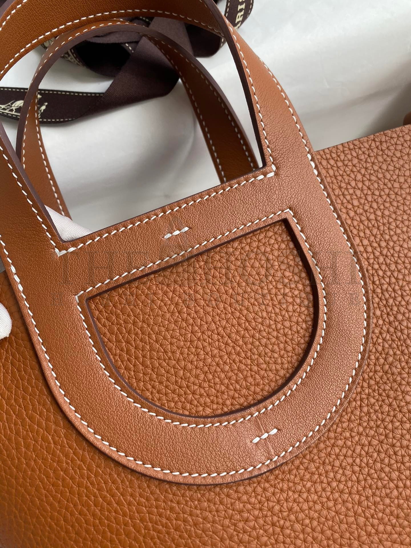 H**me5 In The Loop 18 Handmade Bag in Gold Clemence Leather Master Quality