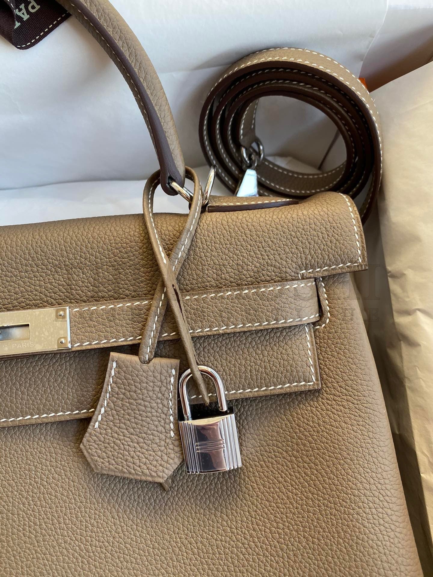 H**me5 Kelly Retourne 32 Handmade Bag In Taupe Clemence Leather Master Quality