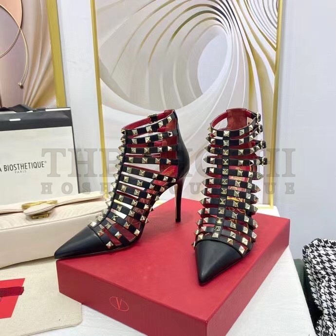 Va1e*ntin0 Rockstud Alcove Boots In Black Patent Leather Master Quality