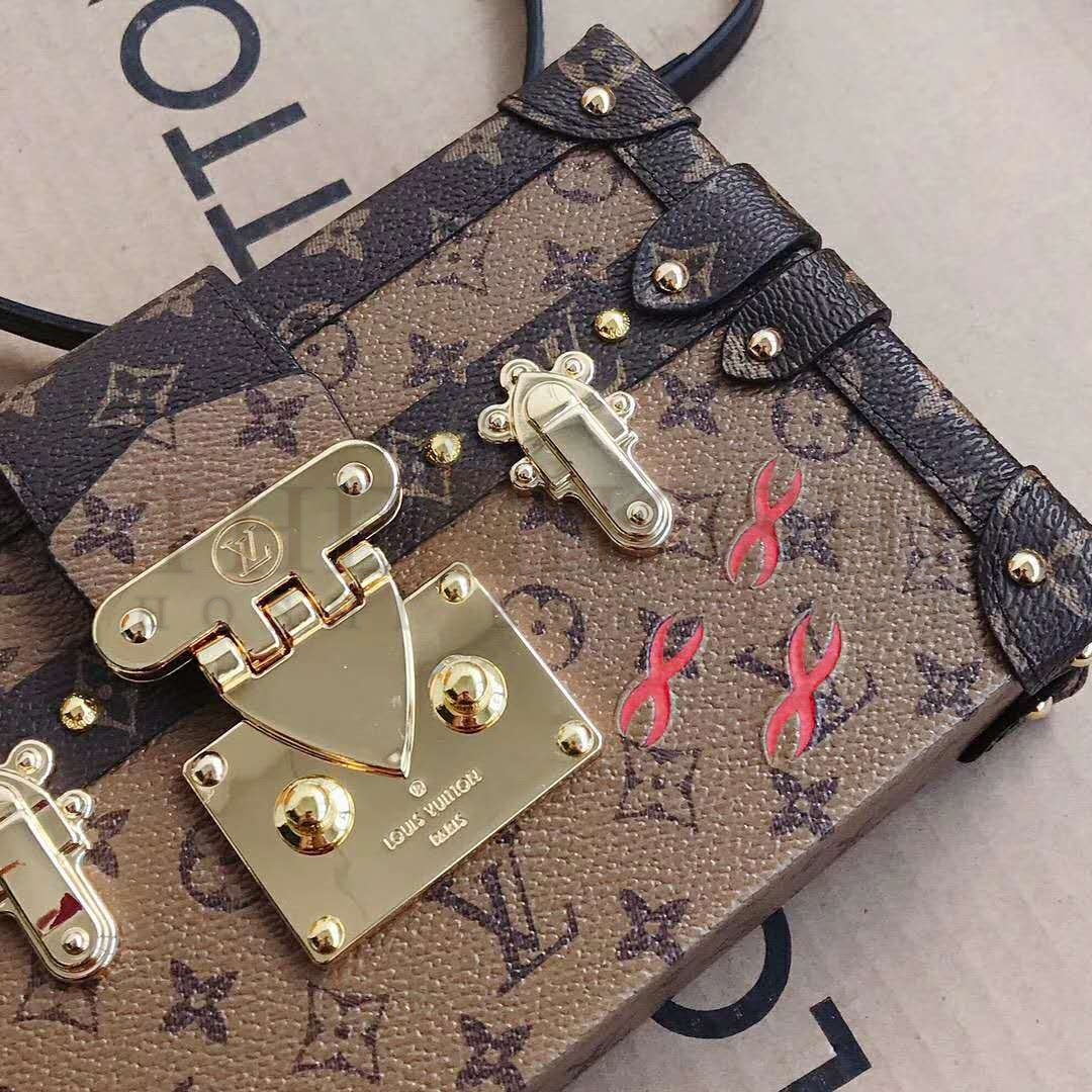L0vis Vvtt0n LV Women Petite Malle Handbag Monogram Reverse Canvas Master Quality