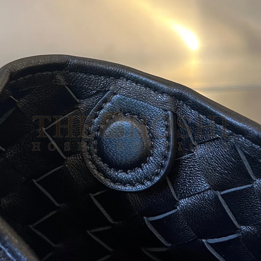 B0tt*ga Ven*ta Sardine Mini Bag In Black Intrecciato Lambskin Master Quality
