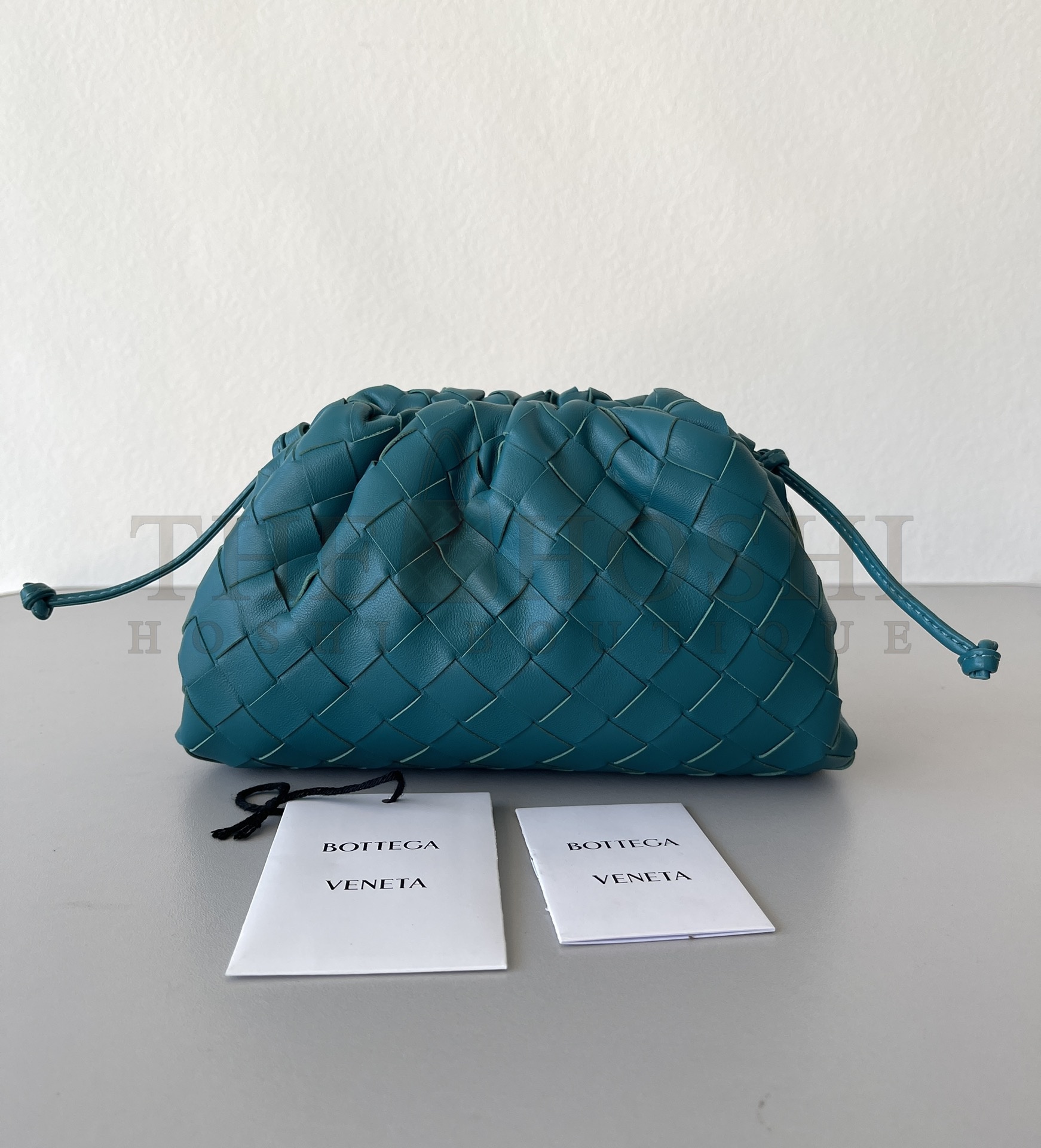 B0tt*ga Ven*ta BV The Pouch Intrecciato Mini Bag In Blue REAL LEATHER SIZE:22*12*7CM Master Quality