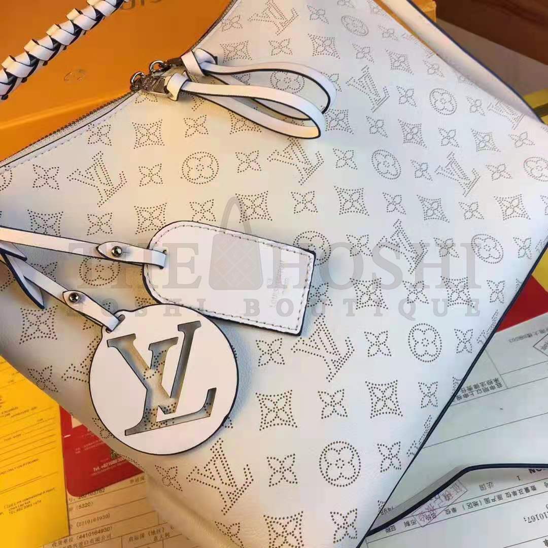 L0vis Vvtt0n LV Women Beaubourg Hobo Bag Snow White Mahina Perforated Calf Leather Master Quality