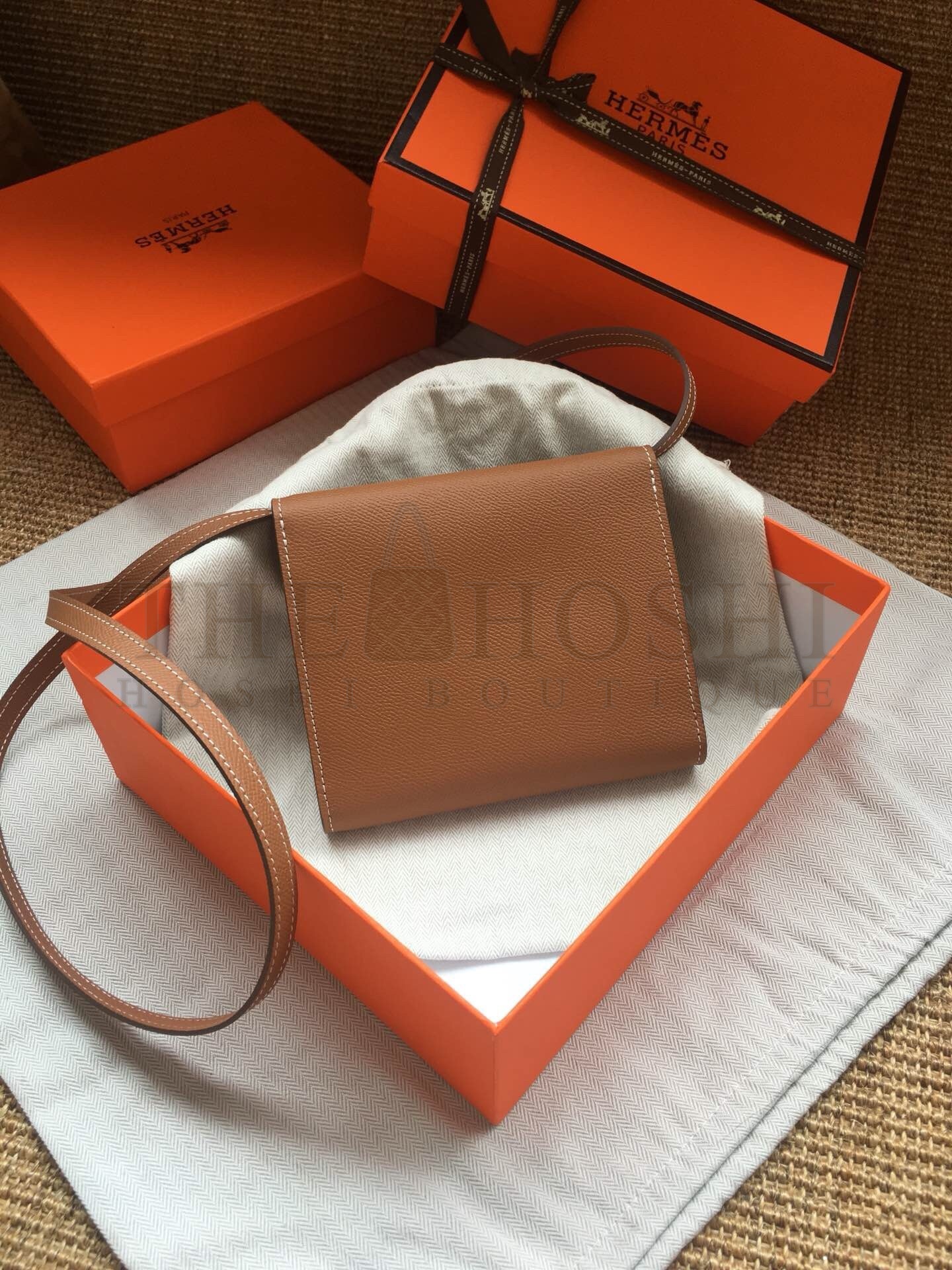 H**me5 Brown Clic 16 Wallet With Strap Master Quality