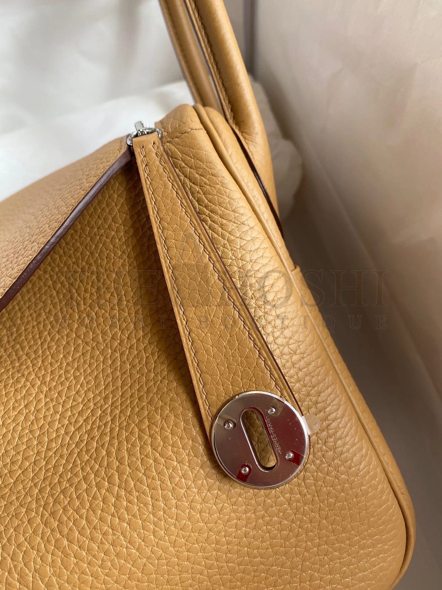 H**me5 Lindy 26 Handmade Bag In Biscuit Clemence Leather Master Quality