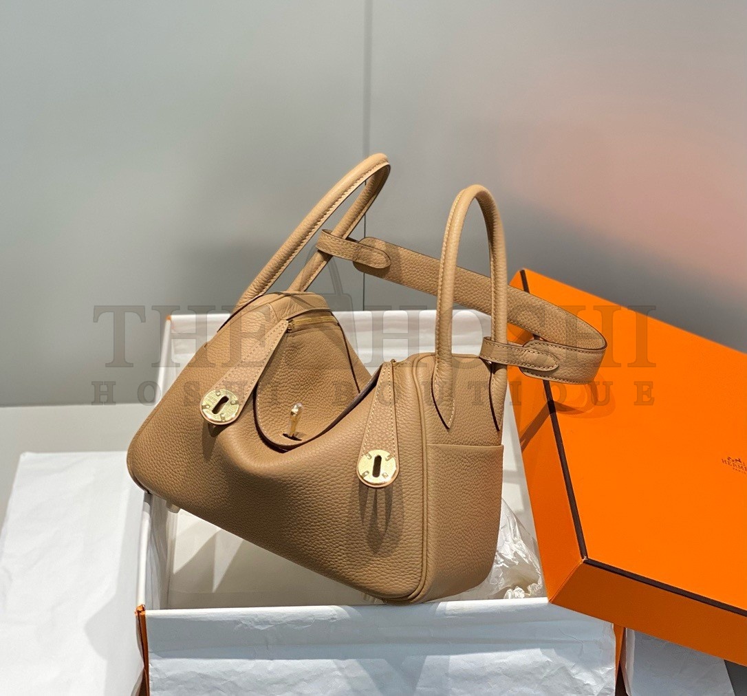 H**me5 Lindy 26cm Bag In Chai Clemence Leather GHW Master Quality