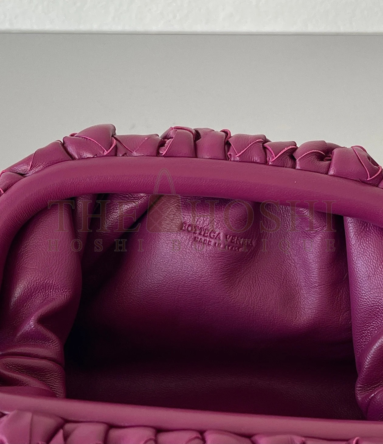 B0tt*ga Ven*ta Mini Pouch with Strap in Cinnabar Intrecciato Lambskin Master Quality