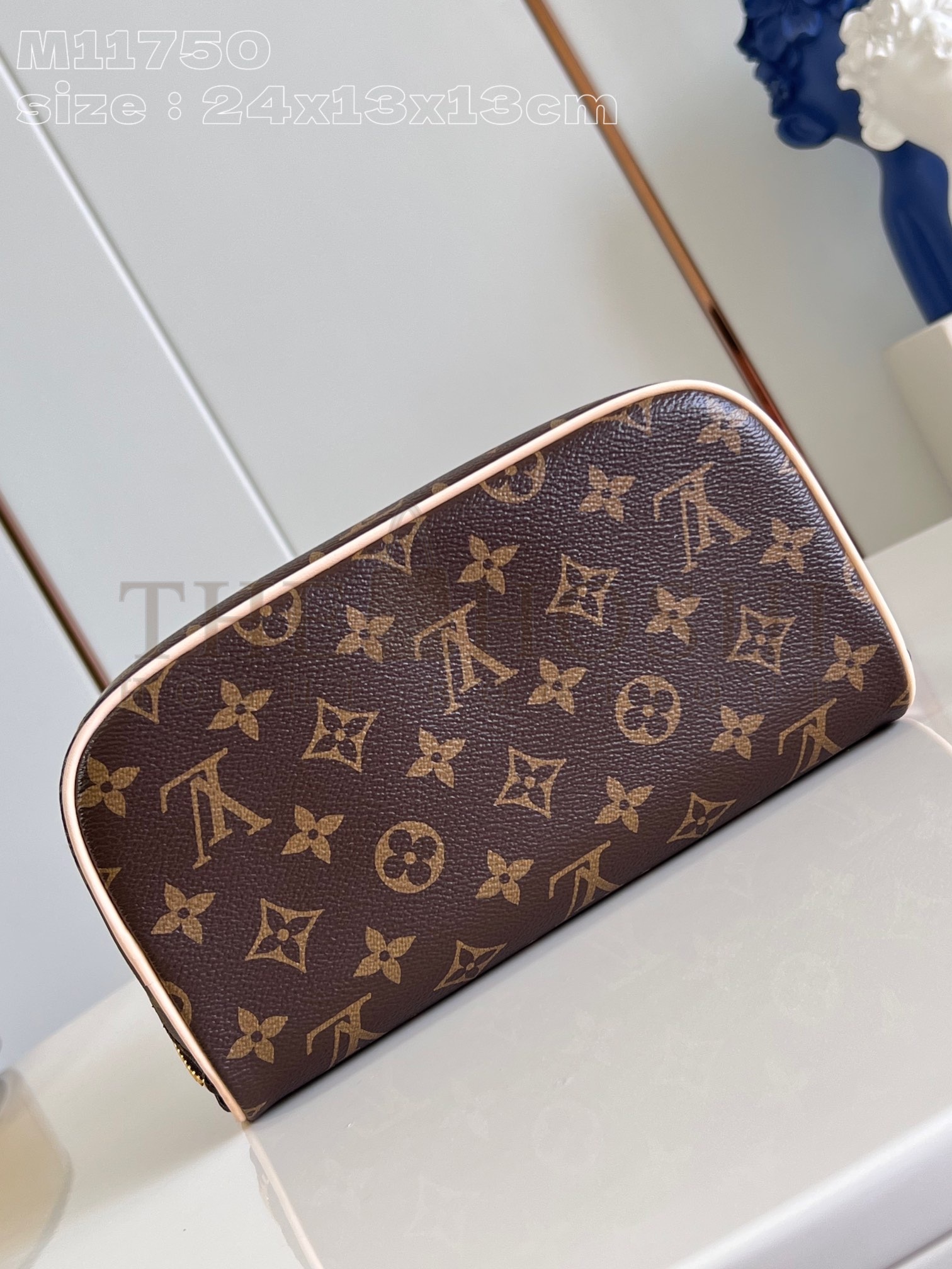 M11750 Toiletry Bag 2 Compartments LV bag 24 x 13 x 13cm Master Quality