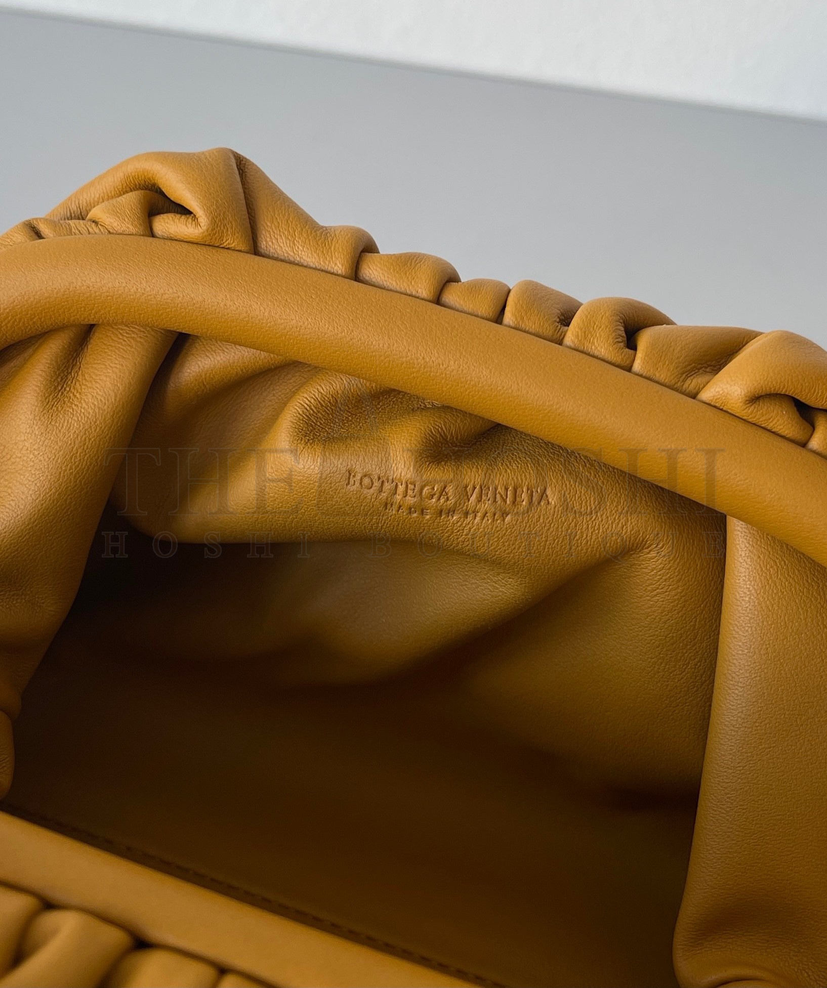 B0tt*ga Ven*ta Mini Pouch with Strap in Teak Calfskin Master Quality