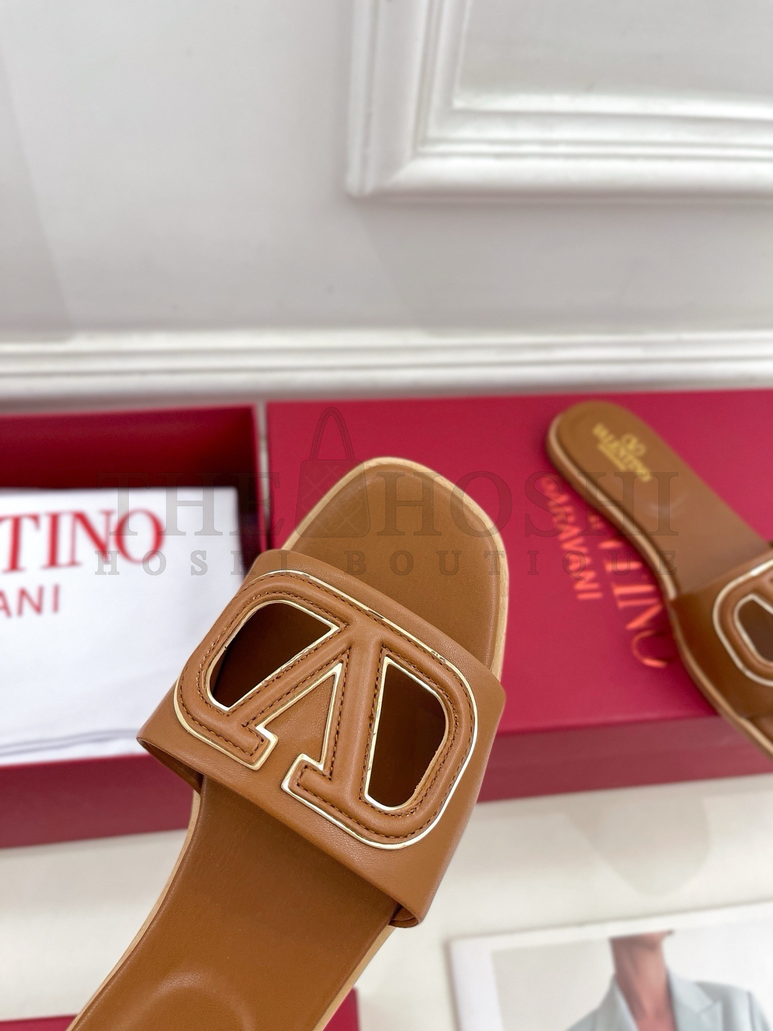 Va1e*ntin0 VLogo Cut-out Slide Sandals in Brown Leather Master Quality