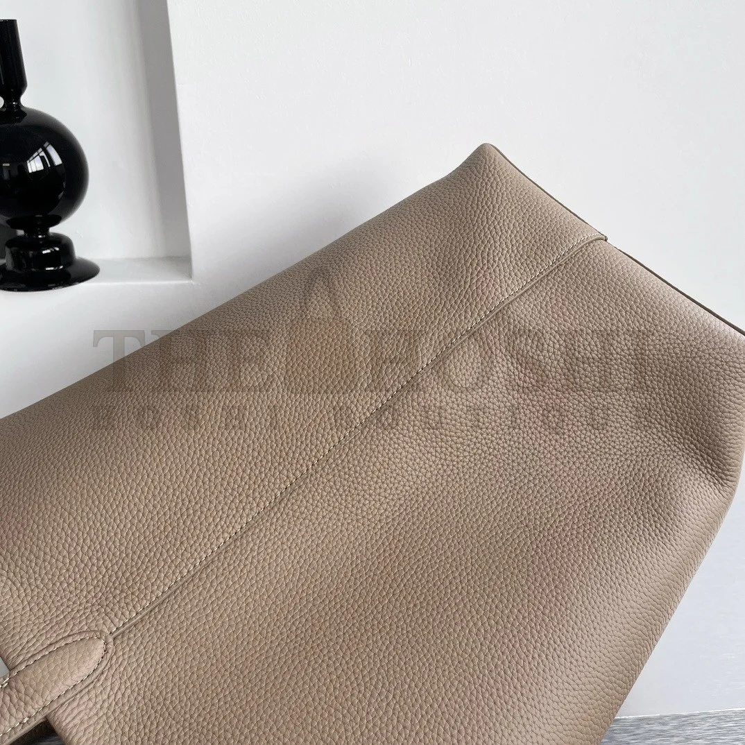 The R0w Large N/S Park Tote in Taupe Grained Leather Master Quality