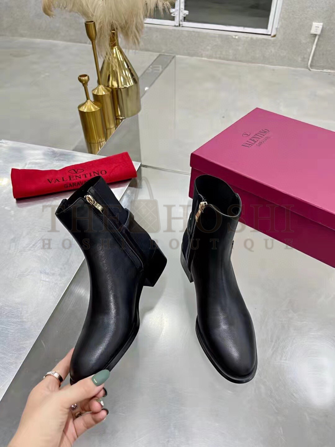 Va1e*ntin0 VLogo Signature Ankle Boots In Black Leather Master Quality