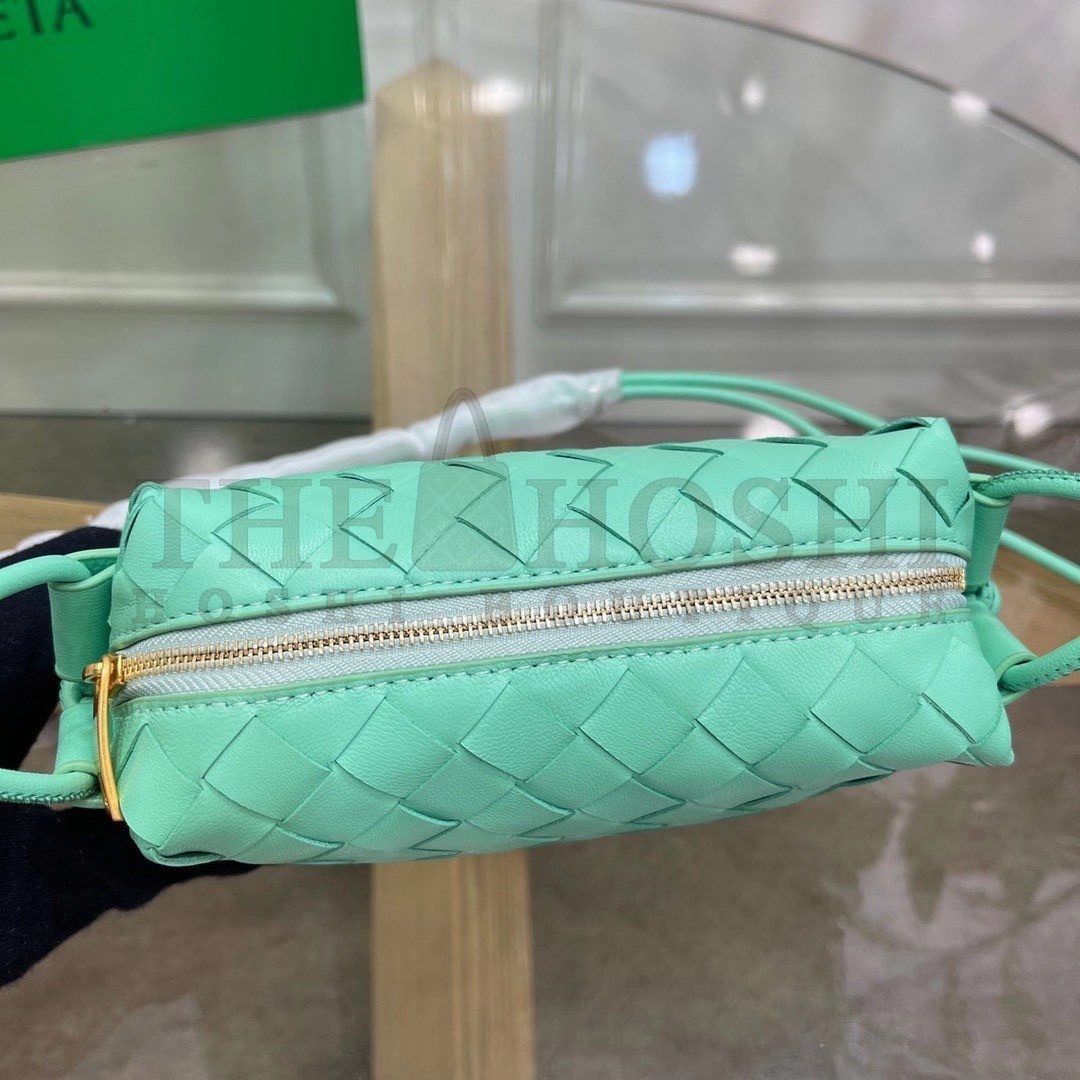 B0tt*ga Ven*ta Mini Loop Bag In Fountain Intrecciato Lambskin Master Quality