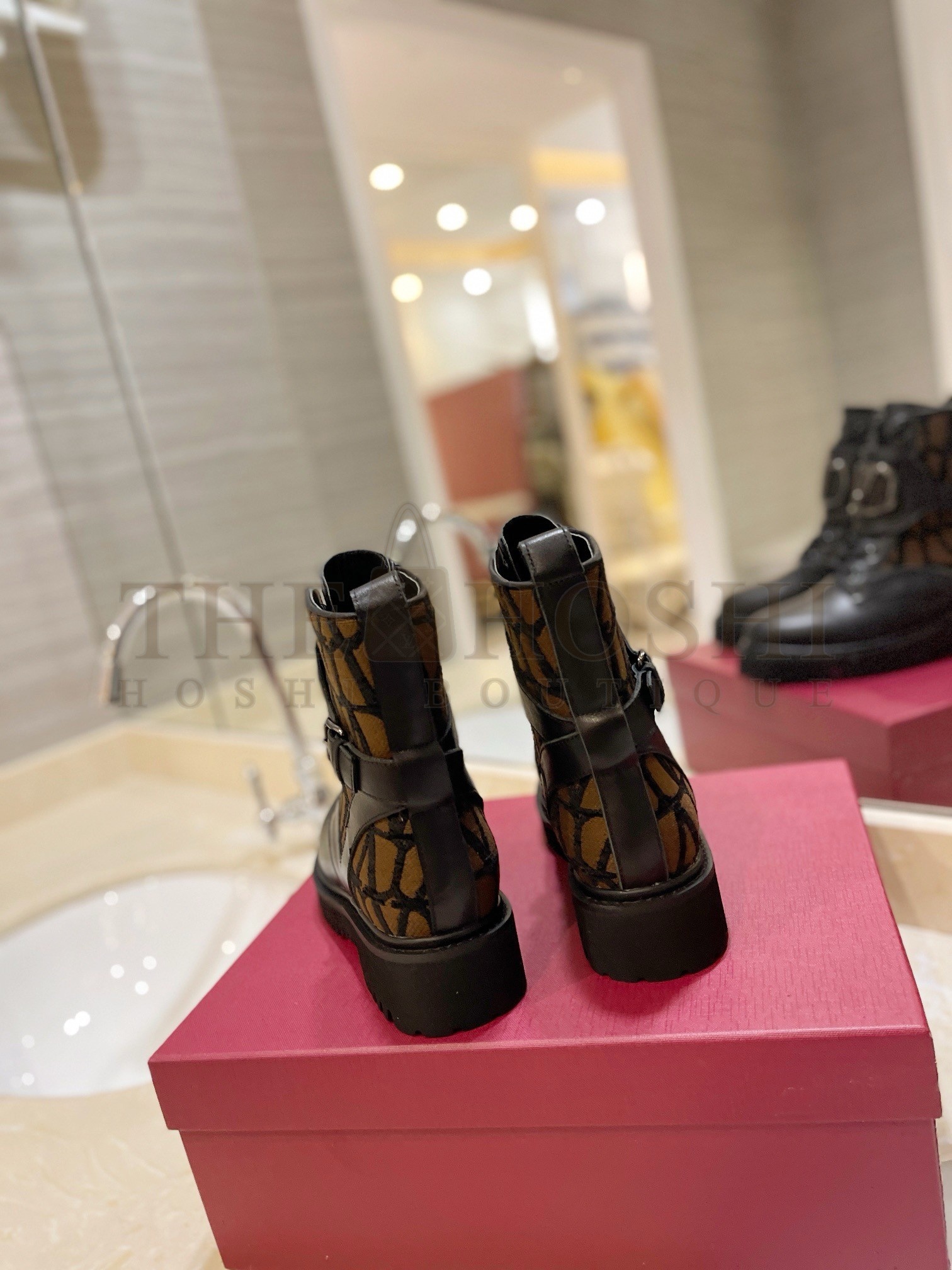 Va1e*ntin0 Vlogo Signature Combat Boots in Noir Toile Iconographe Master Quality