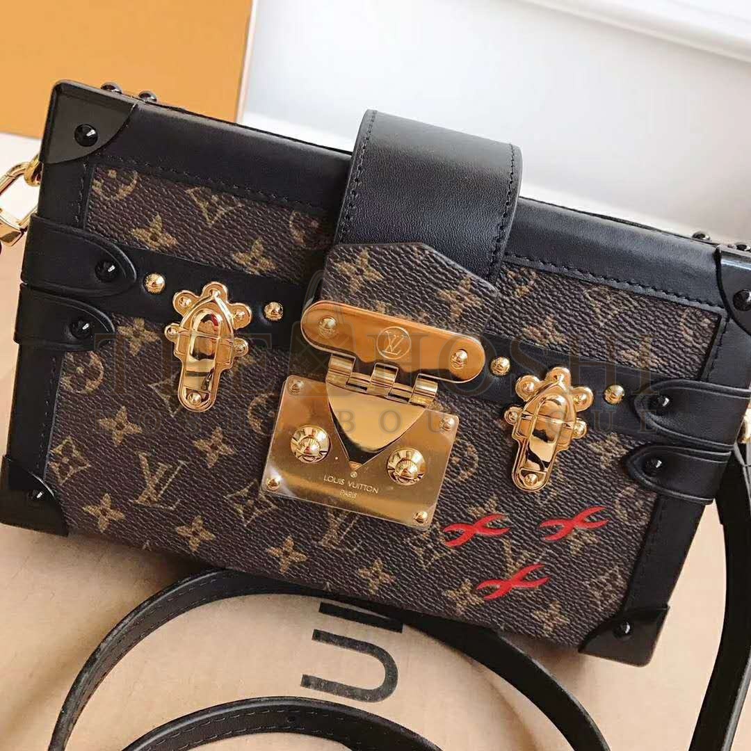 L0vis Vvtt0n LV Women Petite Malle Handbag Iconic Monogram Canvas Master Quality