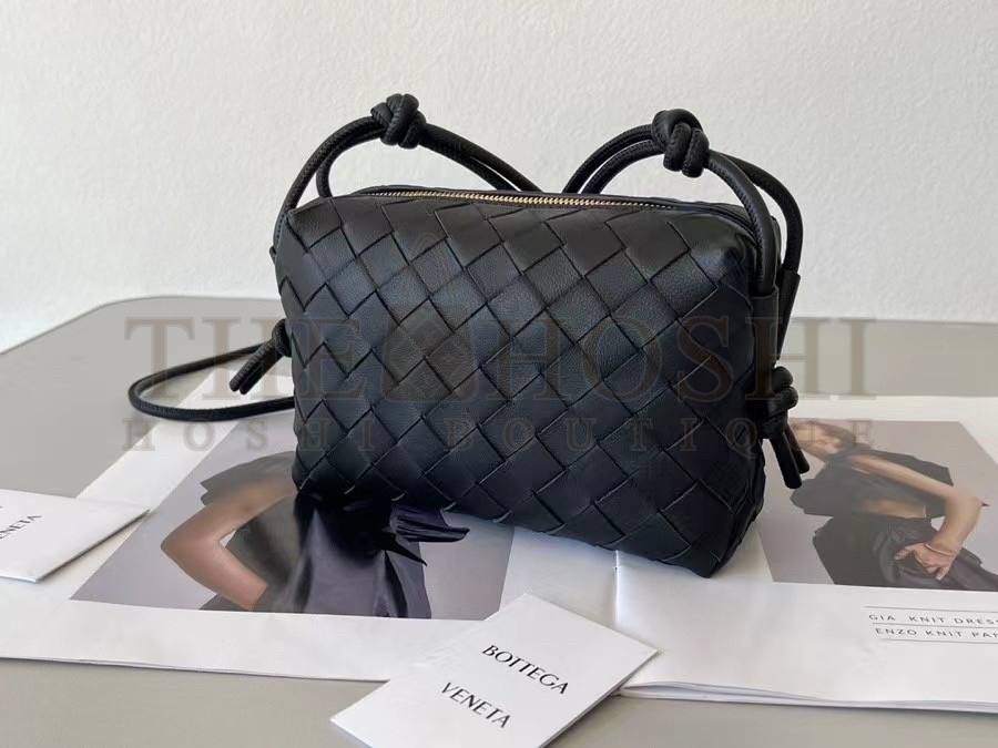 B0tt*ga Ven*ta Mini Loop Bag In Black Intrecciato Lambskin Master Quality