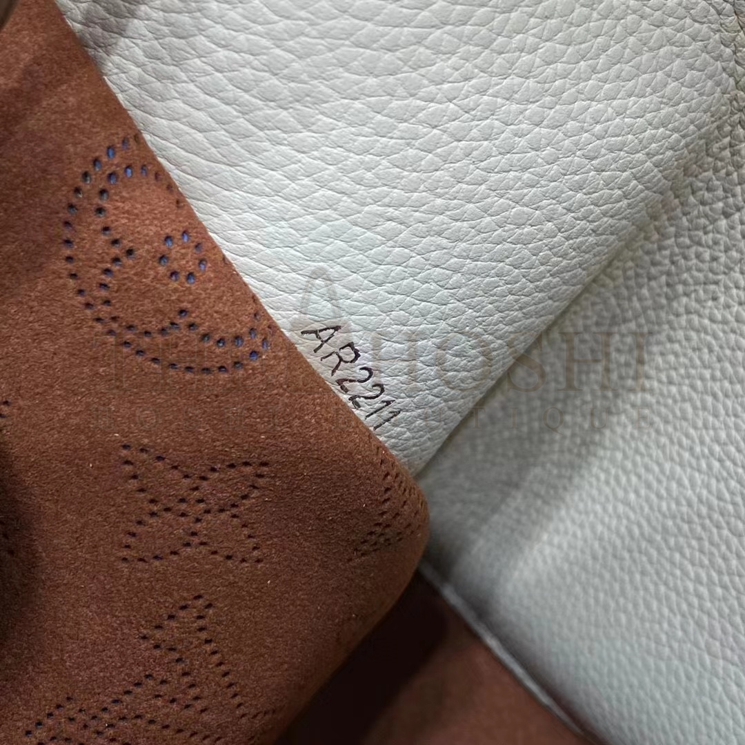 L0vis Vvtt0n LV Women Muria Bucket Bag Crème Beige Mahina Perforated Calf Leather Master Quality