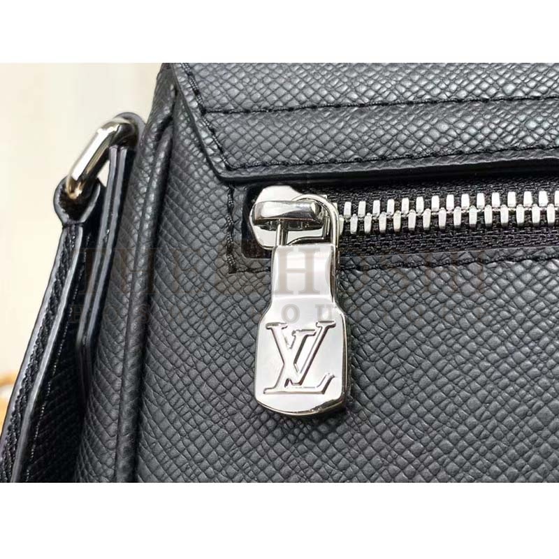 L0vis Vvtt0n LV Men District PM Bag Black Taiga Cowhide Leather Master Quality