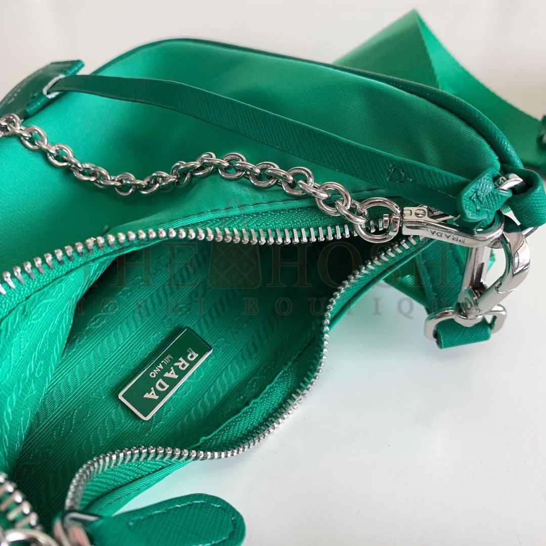 Pra*a Re-Edition 2005 Shoulder Bag In Green Re-Nylon Master Quality