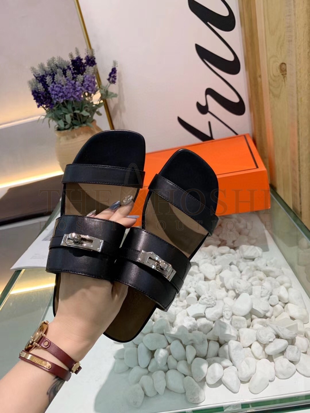 H**me5 Avenue Sandals In Black Calfskin Master Quality