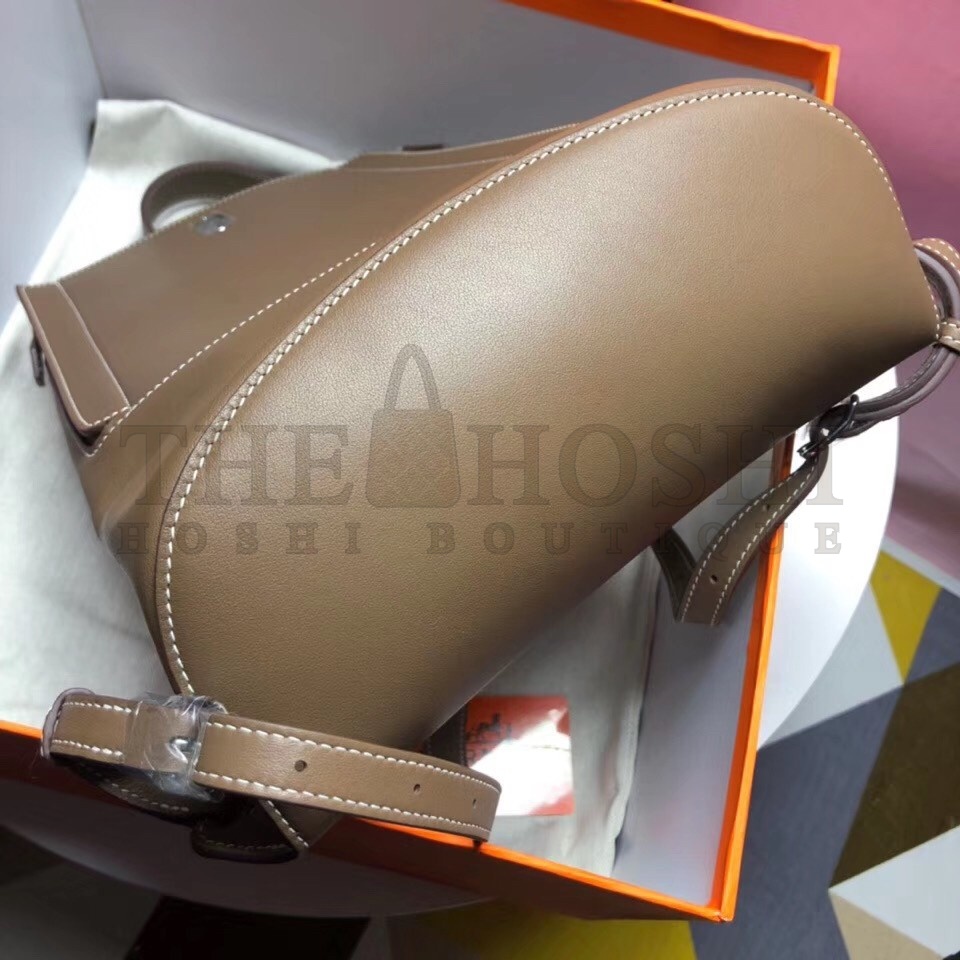 H**me5 GR24 Backpack In Taupe Swift Calfskin Master Quality