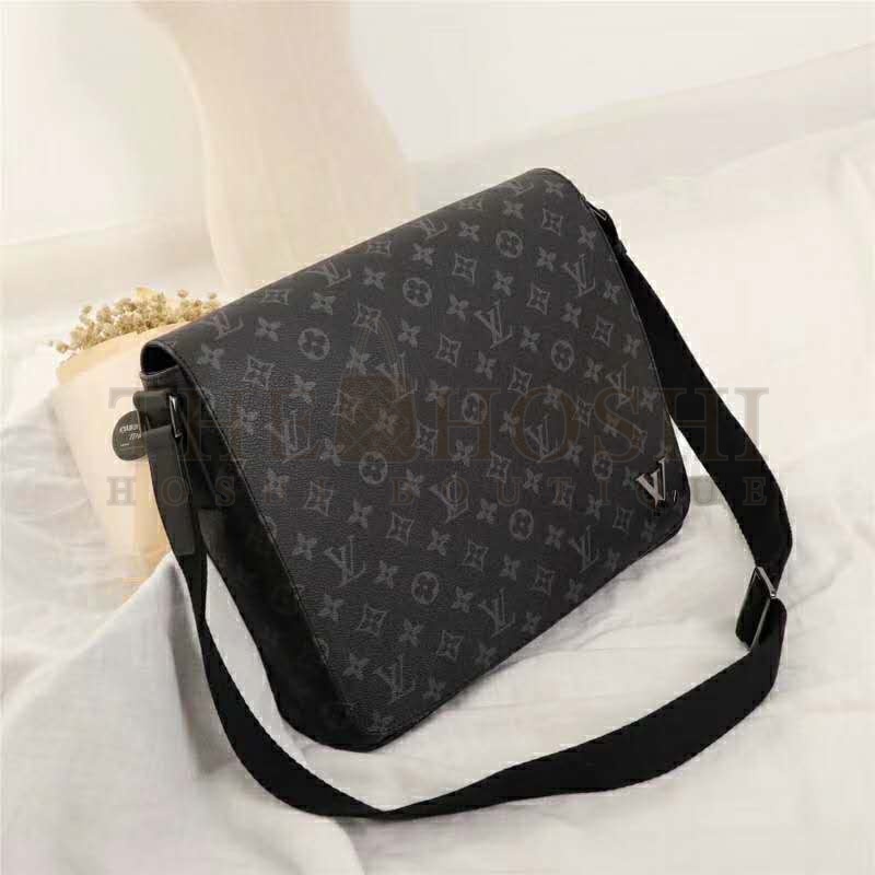L0vis Vvtt0n LV Men District MM Bag in Monogramme Eclipse Canvas-Grey Master Quality
