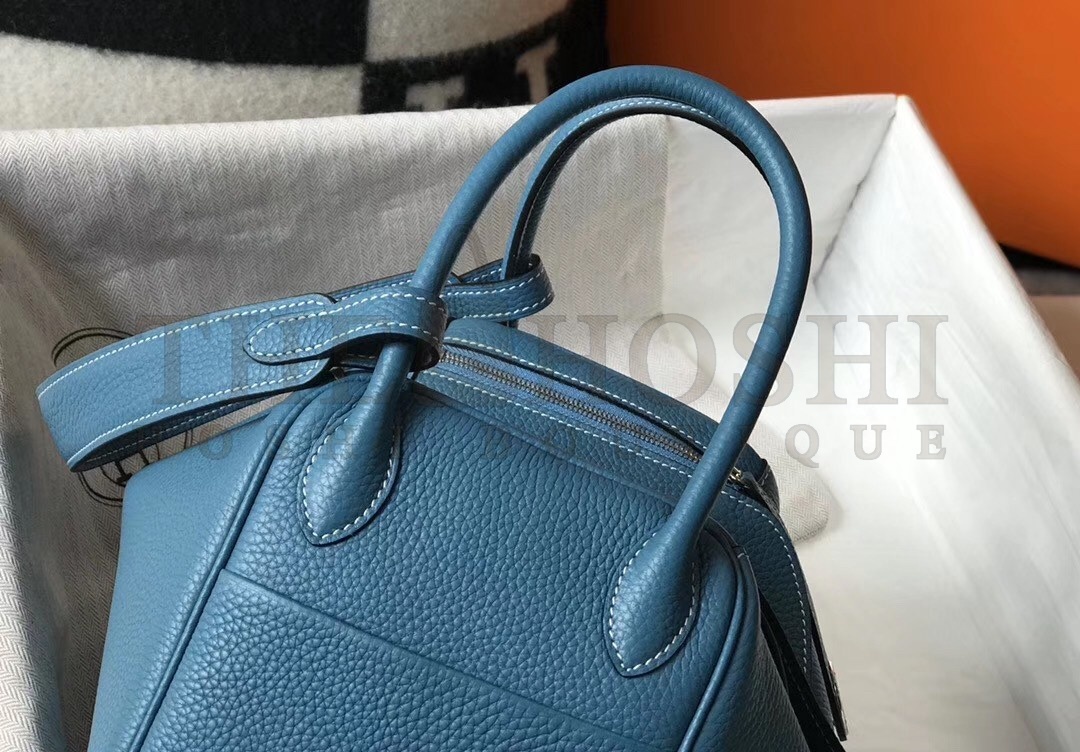 H**me5 Lindy 26cm Bag In Blue Jean Clemence With PHW Master Quality