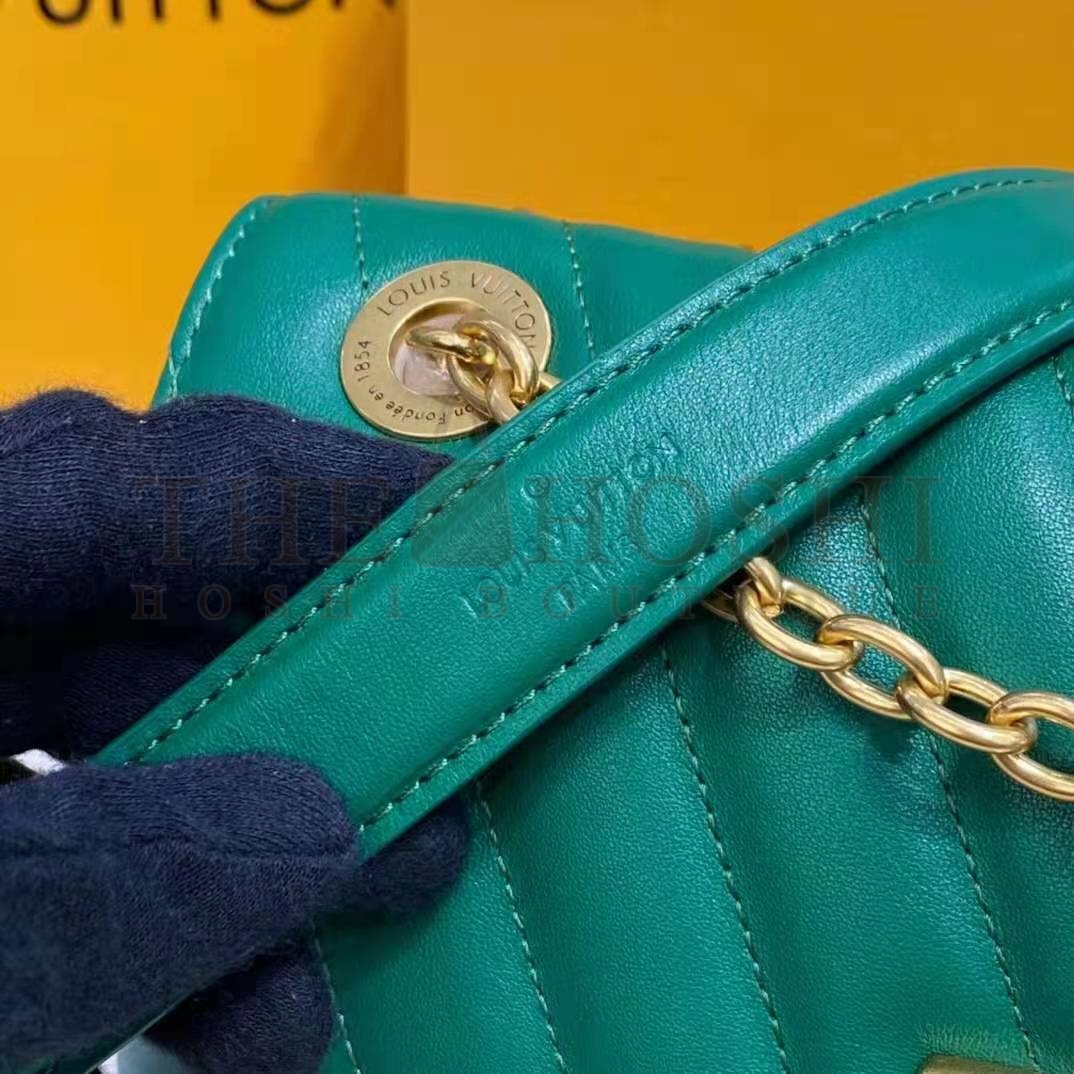 L0vis Vvtt0n LV Women New Wave Chain Bag Handbag Emerald Green Smooth Cowhide Leather Master Quality