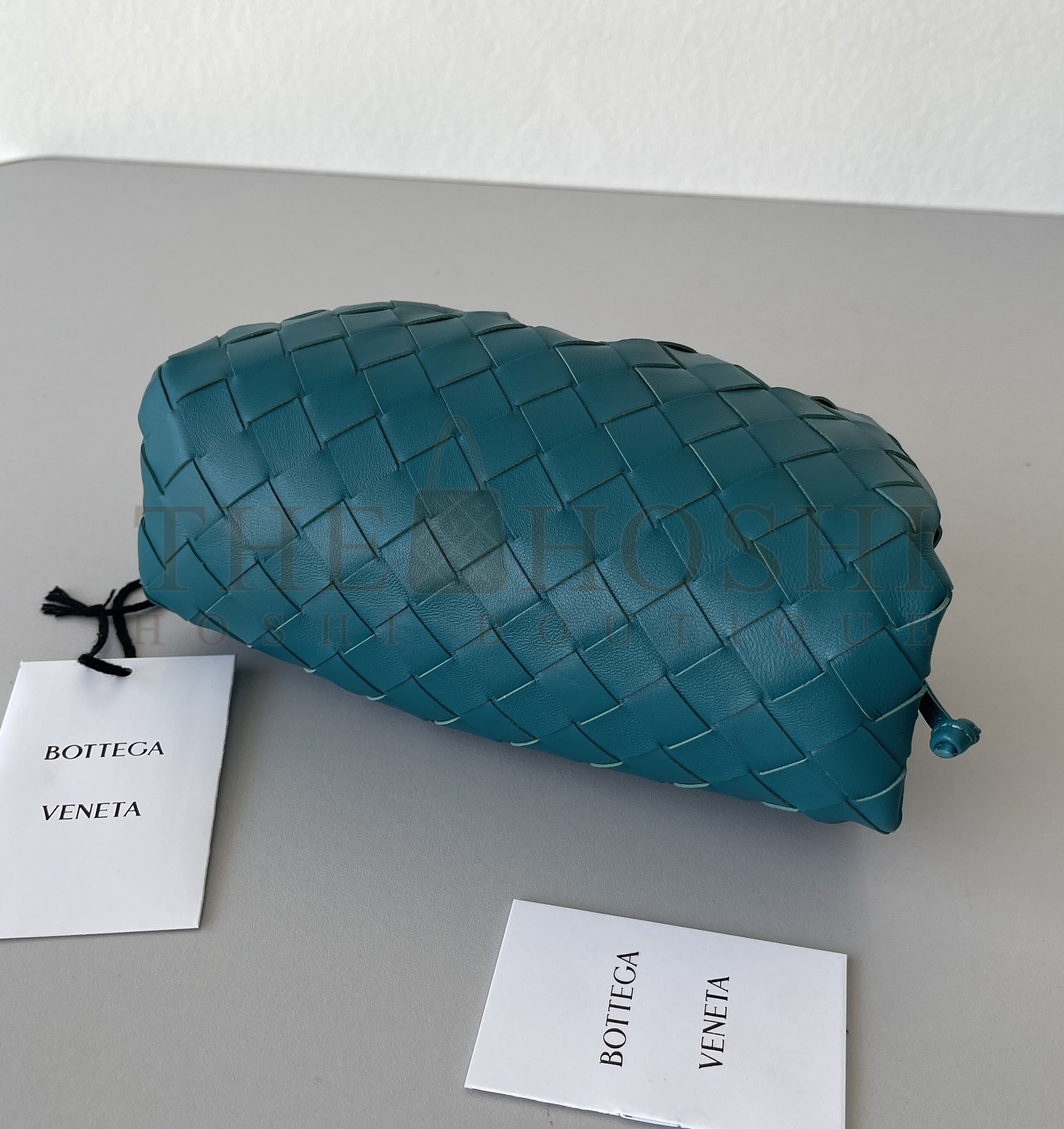B0tt*ga Ven*ta BV The Pouch Intrecciato Mini Bag In Blue REAL LEATHER SIZE:22*12*7CM Master Quality