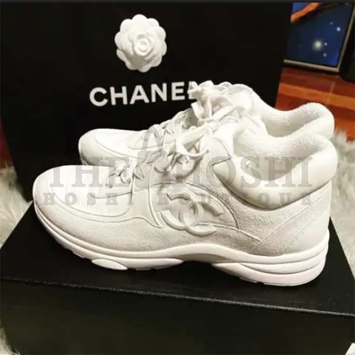 Ch**el Women CC Low Top Sneakers Calfskin Suede Leather Triple White Master Quality
