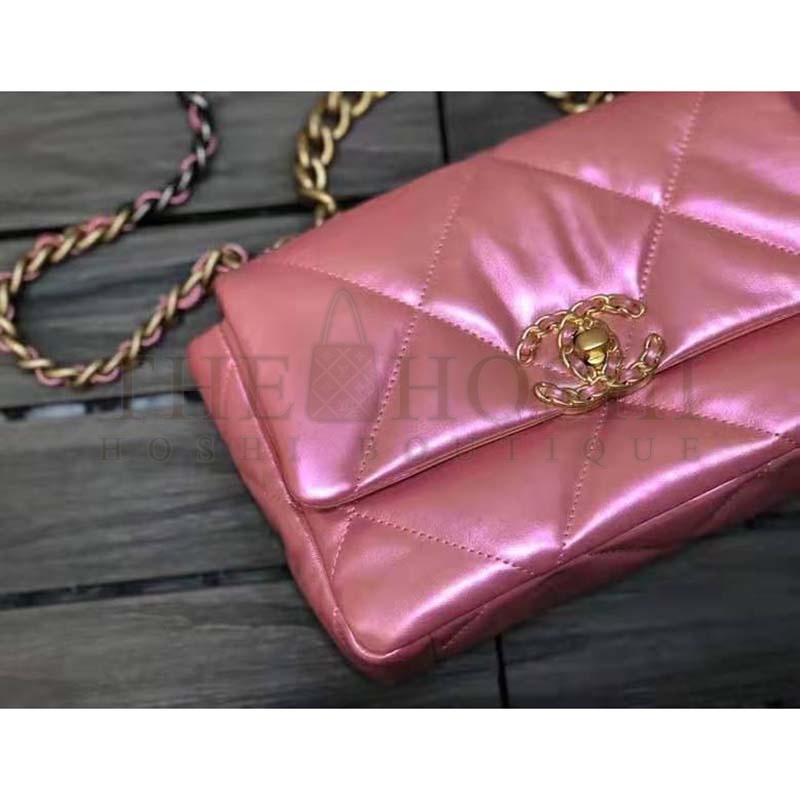 Ch**el Women 19 Flap Bag Lambskin Gold Silver-Tone & Ruthenium-Finish Metal Coral Master Quality