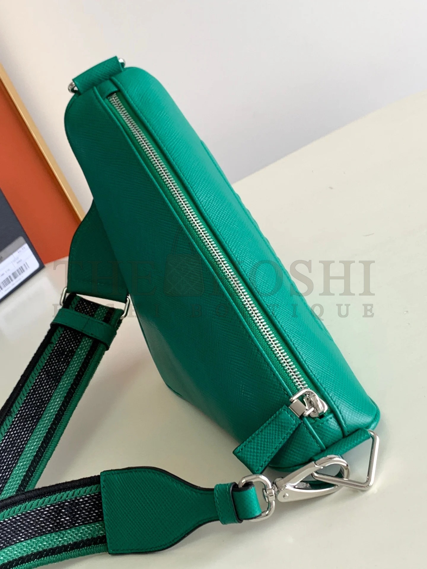 Pra*a Triangle Shoulder Bag In Green Saffiano Leather Master Quality