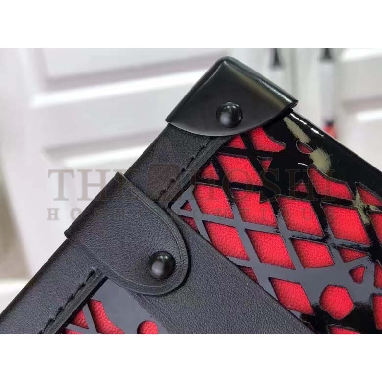 L0vis Vvtt0n LV Women Petite Malle Handbag Black Patent Calfskin Cowhide Leather Master Quality