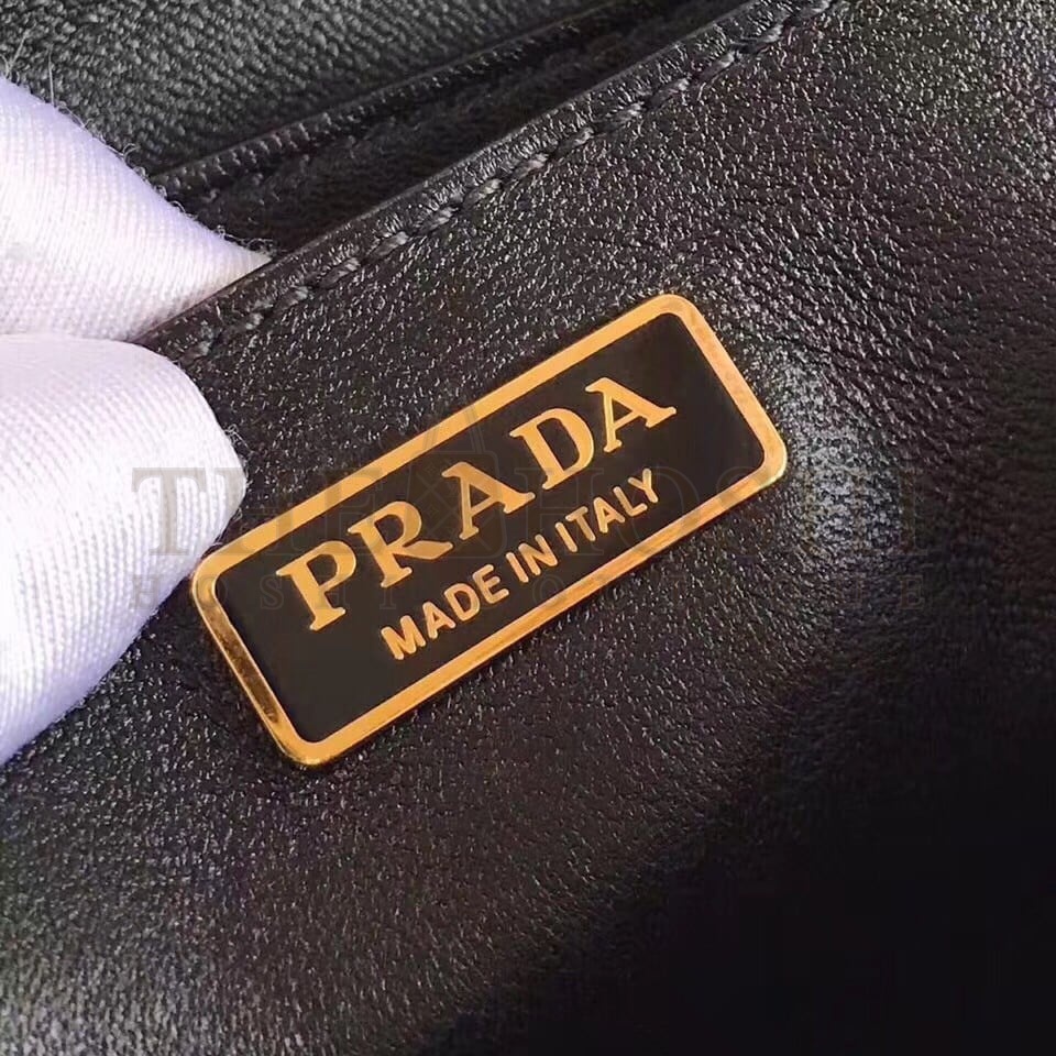 Pra*a Cahier Shoulder Bag In White/Black Leather Master Quality