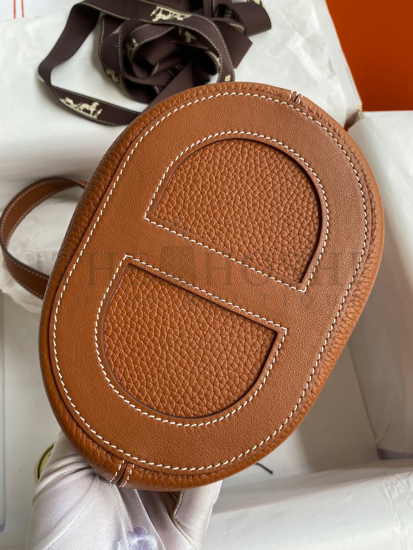 H**me5 In The Loop 18 Handmade Bag in Gold Clemence Leather Master Quality