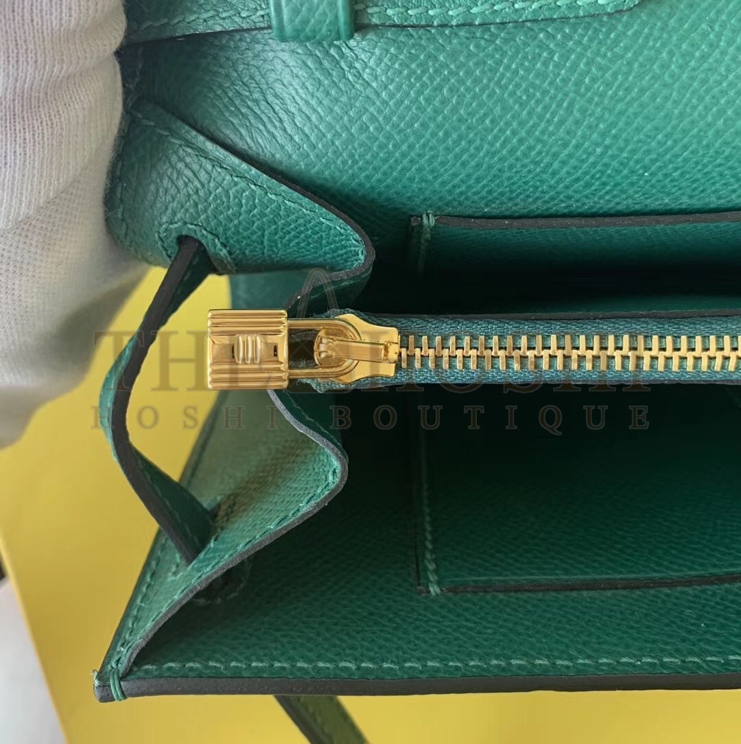 H**me5 Kelly Classique To Go Wallet In Malachite Epsom Calfskin Master Quality