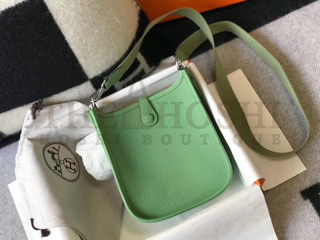 H**me5 Evelyne III TPM Bag In Vert Criquet Clemence Leather Master Quality
