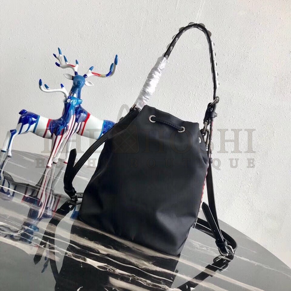 Pra*a Bucket Shoulder Bag In Black Nylon 1BH038 Master Quality