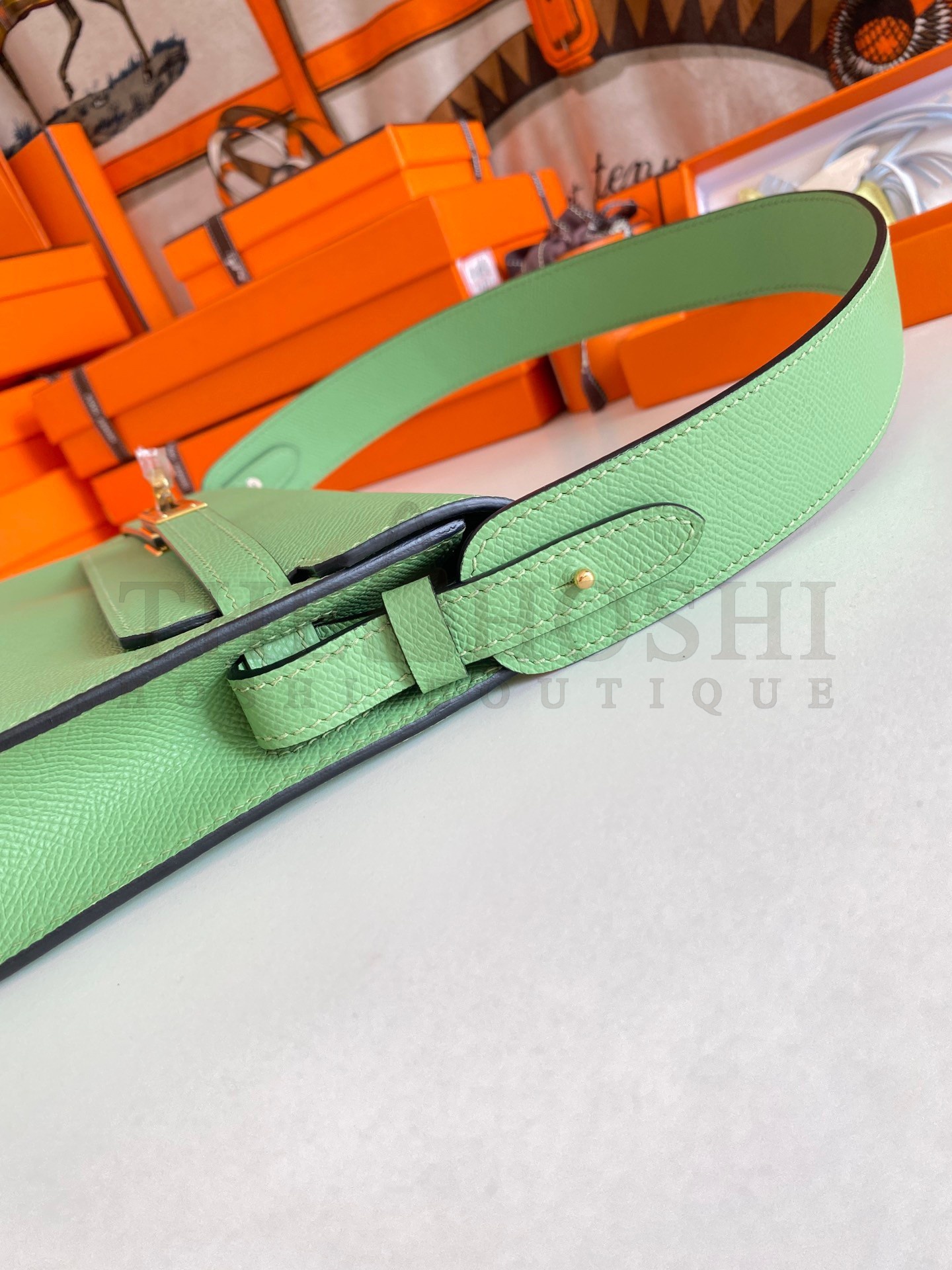 H**me5 Kelly Depeches 25 Pouch in Vert Criquet Epsom Calfskin Master Quality
