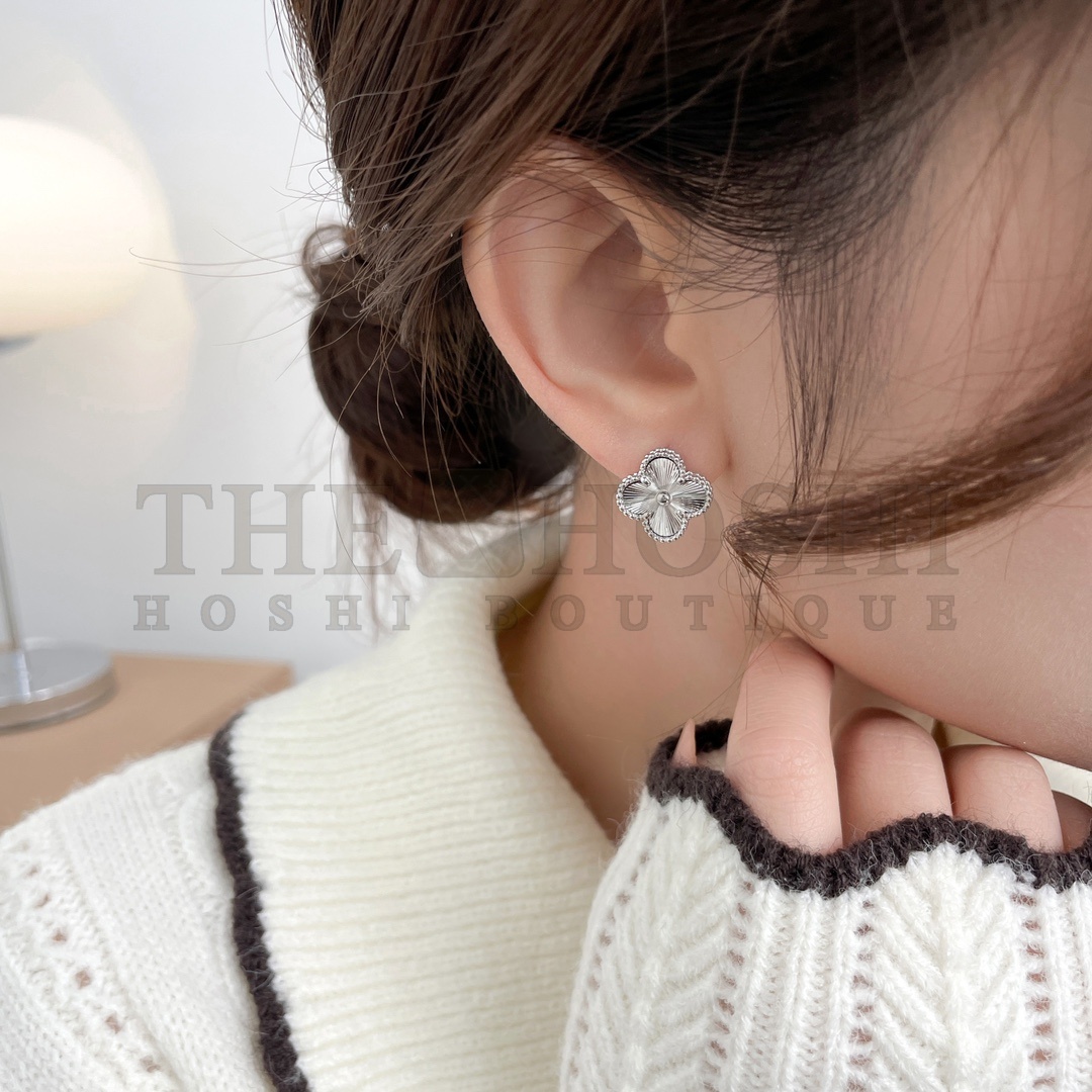 V*n Cl**f & Arpels Clover Stud Earrings, Vintage Alhambra earrings Master Quality