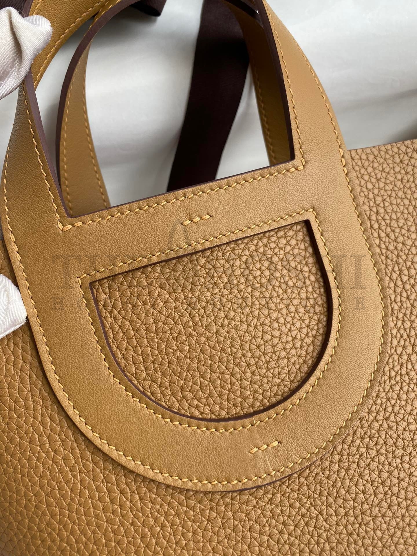 H**me5 In The Loop 18 Handmade Bag in Biscuit Clemence Leather Master Quality