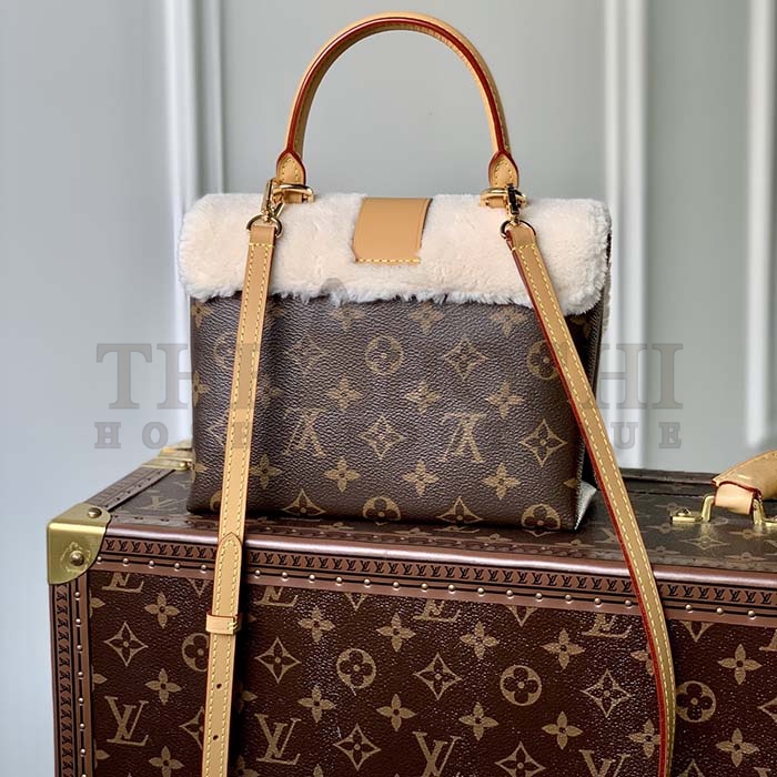L0vis Vvtt0n LV Women Locky BB Handbag Beige Brown Monogram Coated Canvas Shearling Master Quality