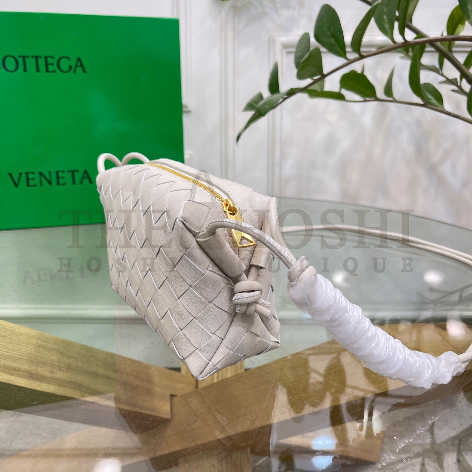B0tt*ga Ven*ta Loop Mini Bag In White Intrecciato Lambskin Master Quality