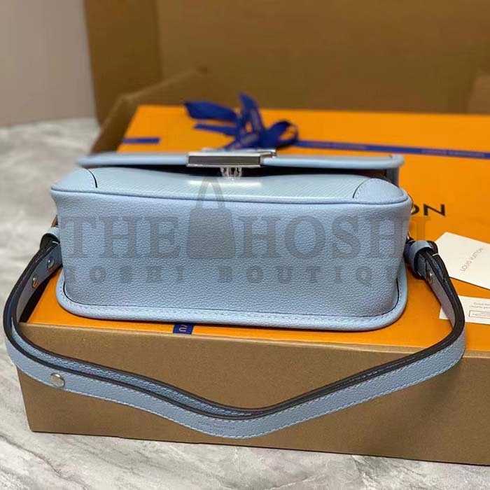 L0vis Vvtt0n LV Women Buci Crossbody Cloud Blue Epi Grained Cowhide Leather Master Quality