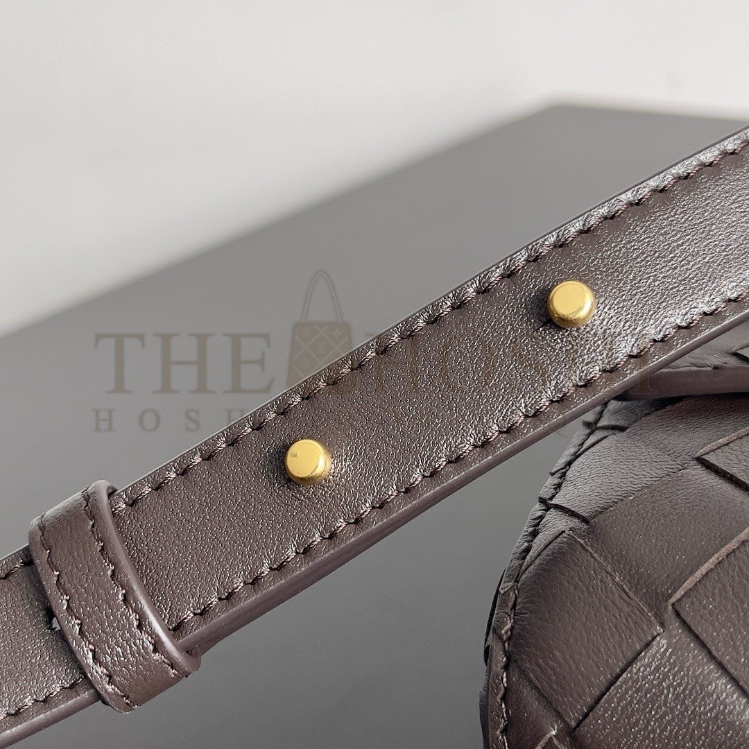 B0tt*ga Ven*ta Mini Andiamo Cross-Body Bag in Fondant Intrecciato Lambskin Master Quality