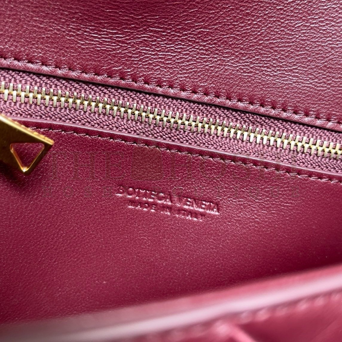 B0tt*ga Ven*ta Mini Andiamo Cross-Body Bag in Barolo Intrecciato Lambskin Master Quality