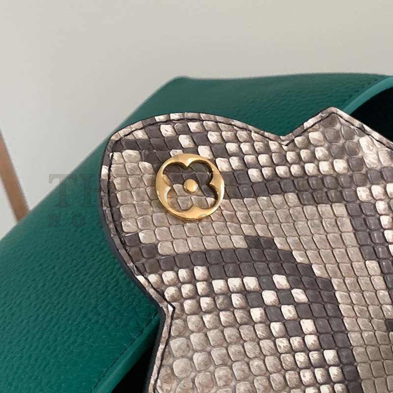 L0vis Vvtt0n LV Women Capucines Mini Handbag Emeraude Green Taurillon Leather Python Skin Master Quality