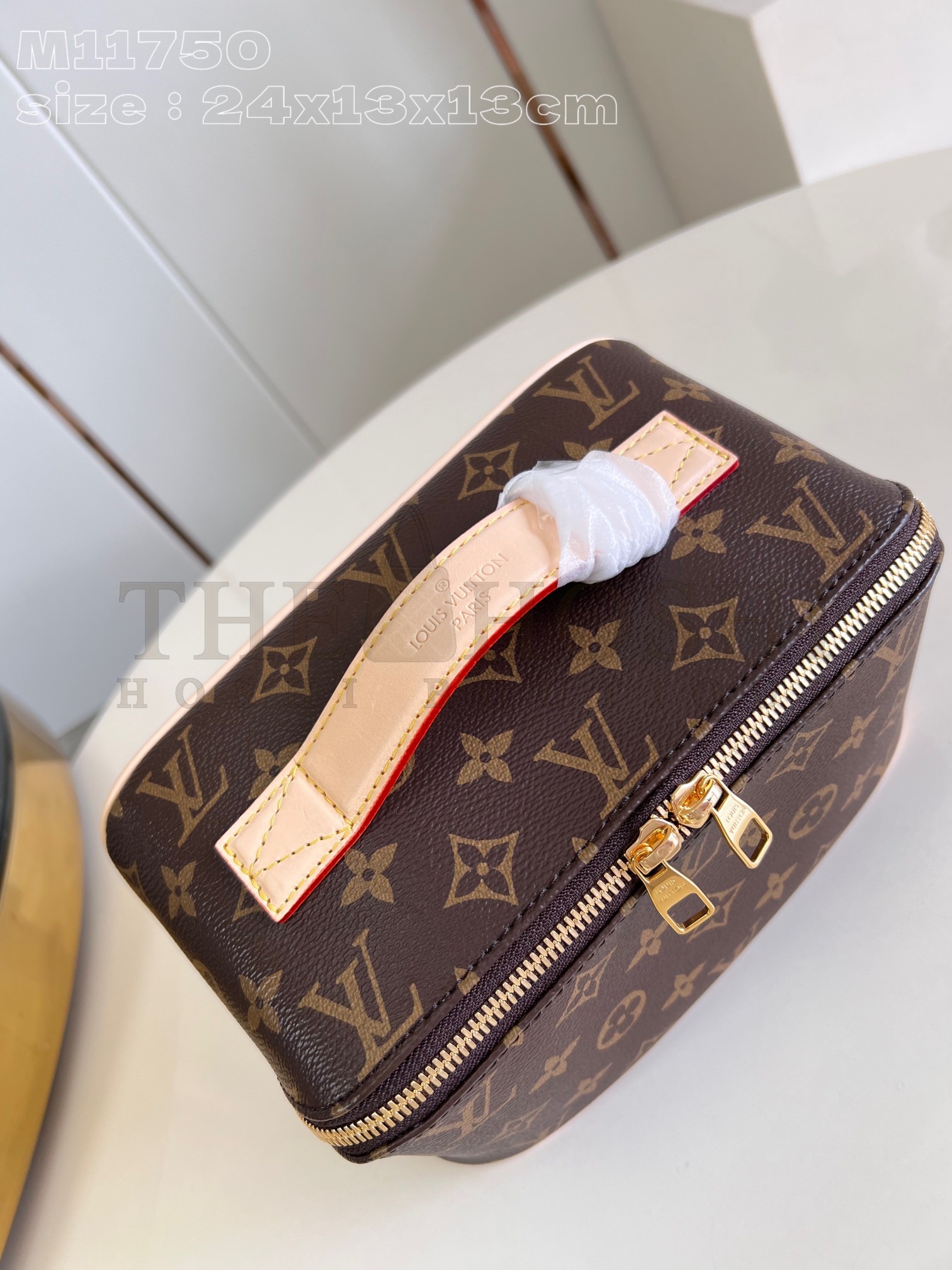 M11750 Toiletry Bag 2 Compartments LV bag 24 x 13 x 13cm Master Quality
