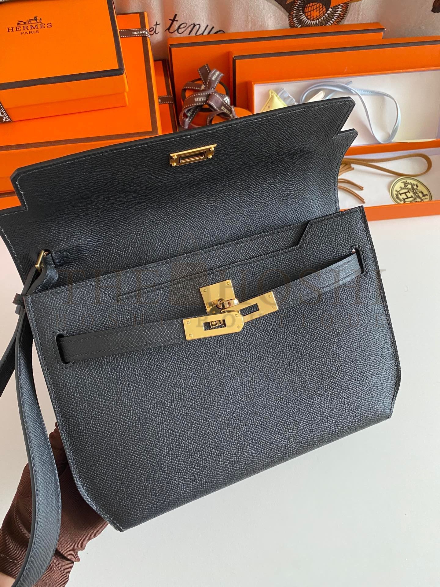 H**me5 Kelly Depeches 25 Pouch in Black Epsom Calfskin Master Quality